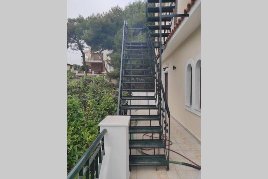 Artemis Penthouse 10 Minute From National Airport Vila Exterior foto